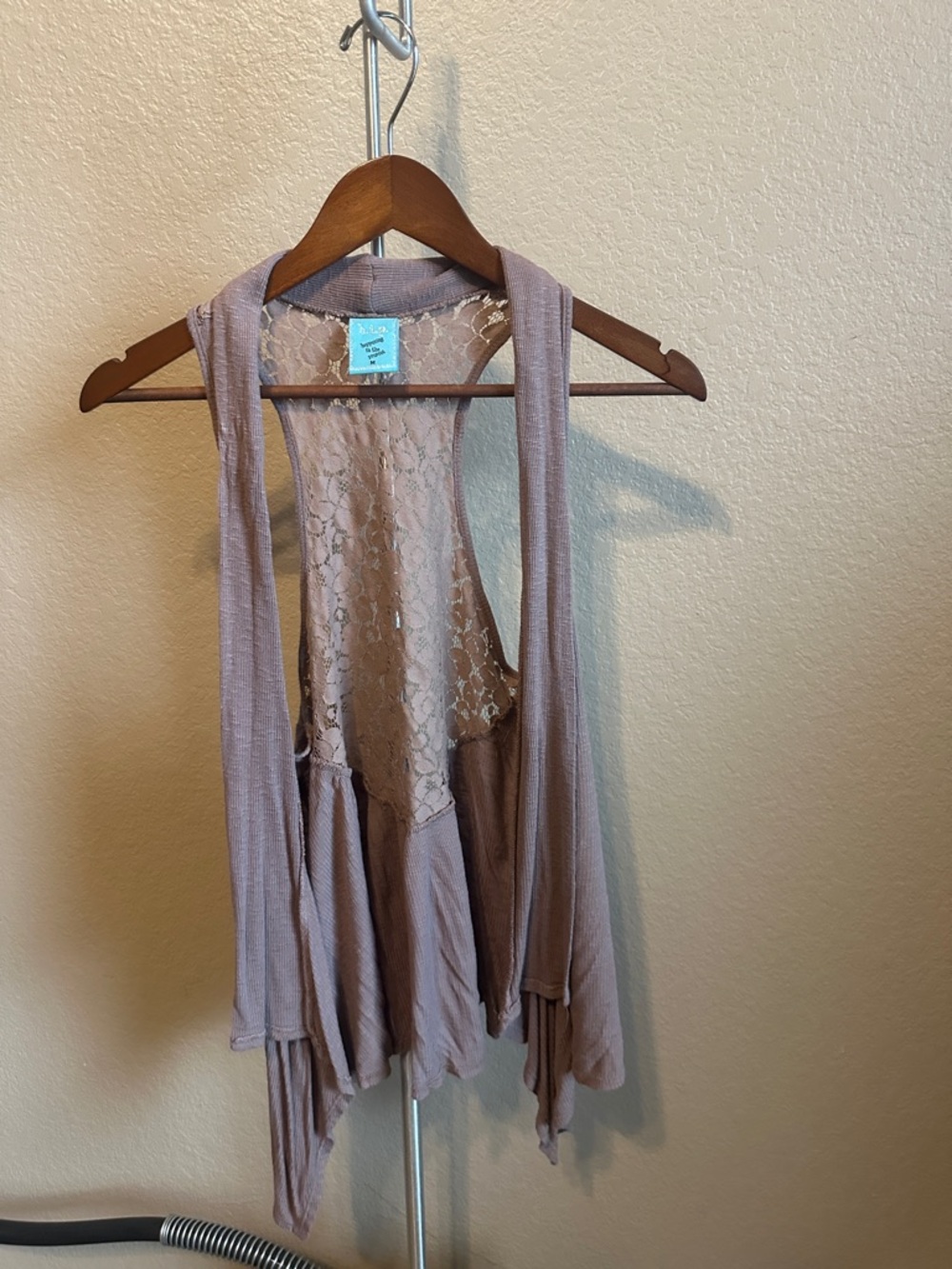 h.i.p. Lace-Back Flowy Tank Top in Mauve